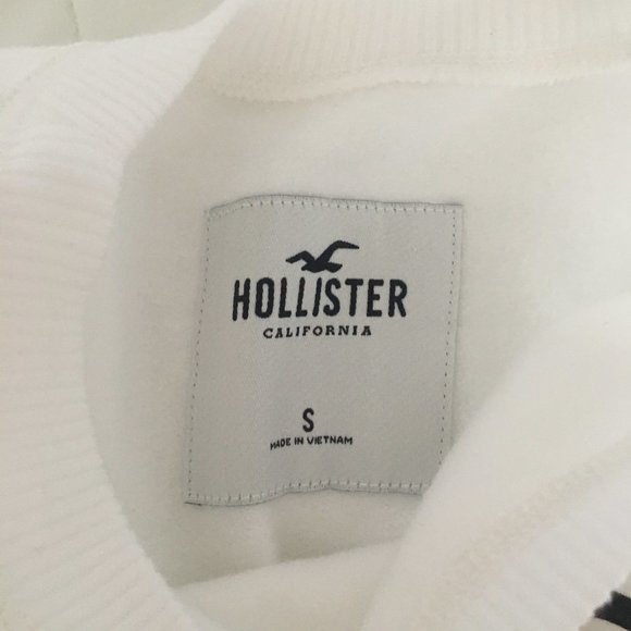 Hollister Sweatshirt - Picture 2 of 2